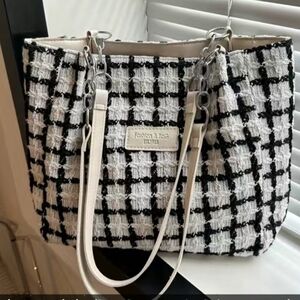 pocketbook with shoulder straps